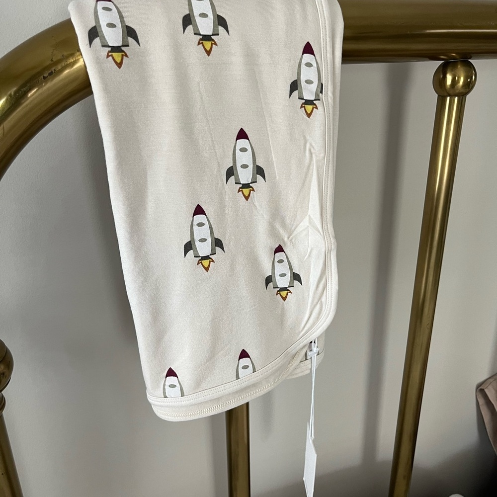 Hart + Land Rocket Print bamboo swaddle